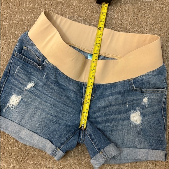 Old Navy Maternity Denim Jean Shorts with Cuff Women's Size 8 - Picture 10 of 14